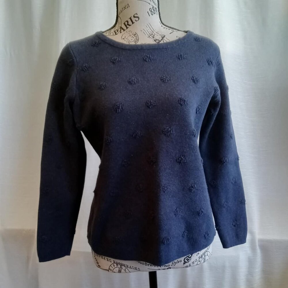 Long-sleeve sweater with a textured design Crew neck Soft-to-the-touch